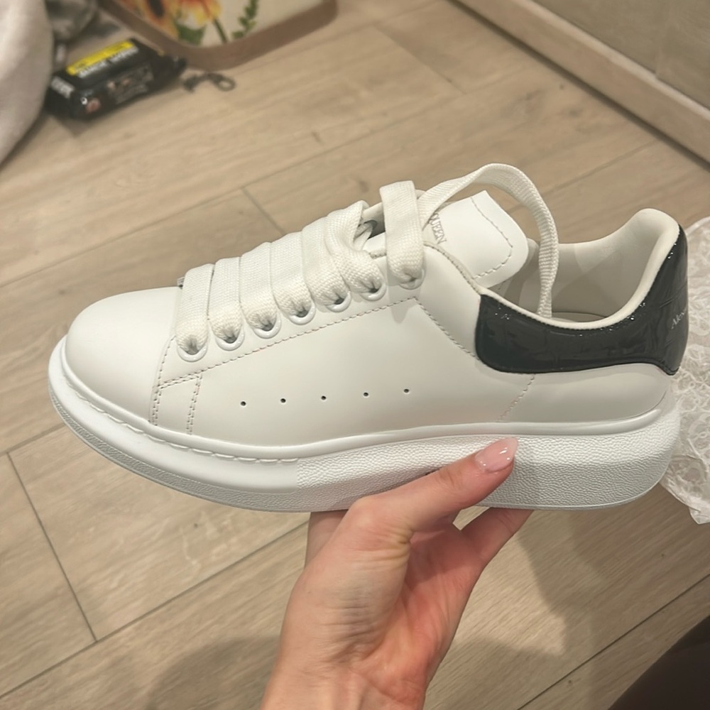 Brand new Alexander McQueen shoes. ONLY ONE SHOE (left side only)